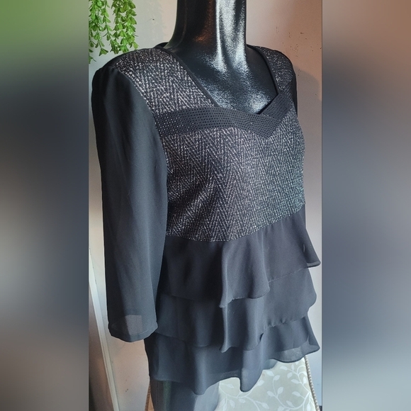 Amanda Collection Black Ruffle Layered Top S - Picture 3 of 7